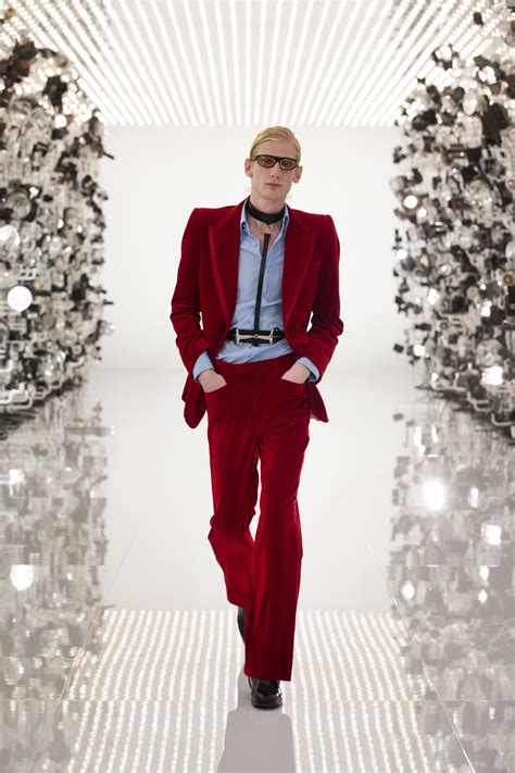 2007 gucci mens coat rtw|Gucci runway sets 2007.